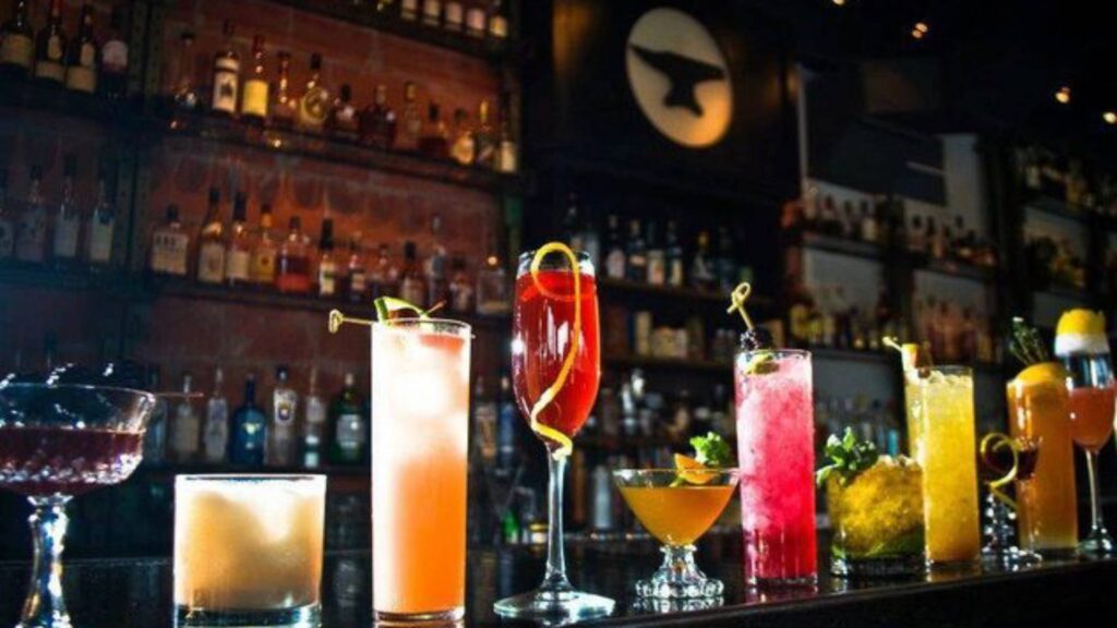 Cocktail Bars in Charlotte-Cypress