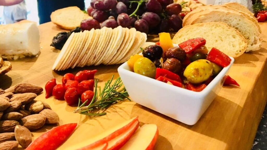 Wine Bars in Charlotte-Mere's Cheese and Wine