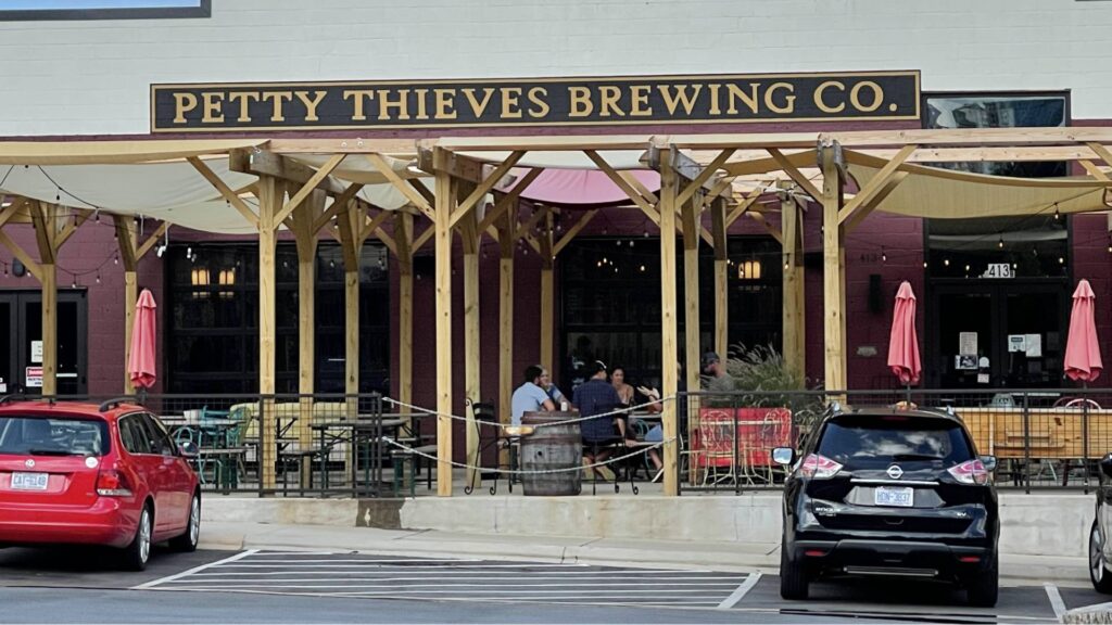 Breweries With Food in Charlotte-Petty Thieves Brewing Company