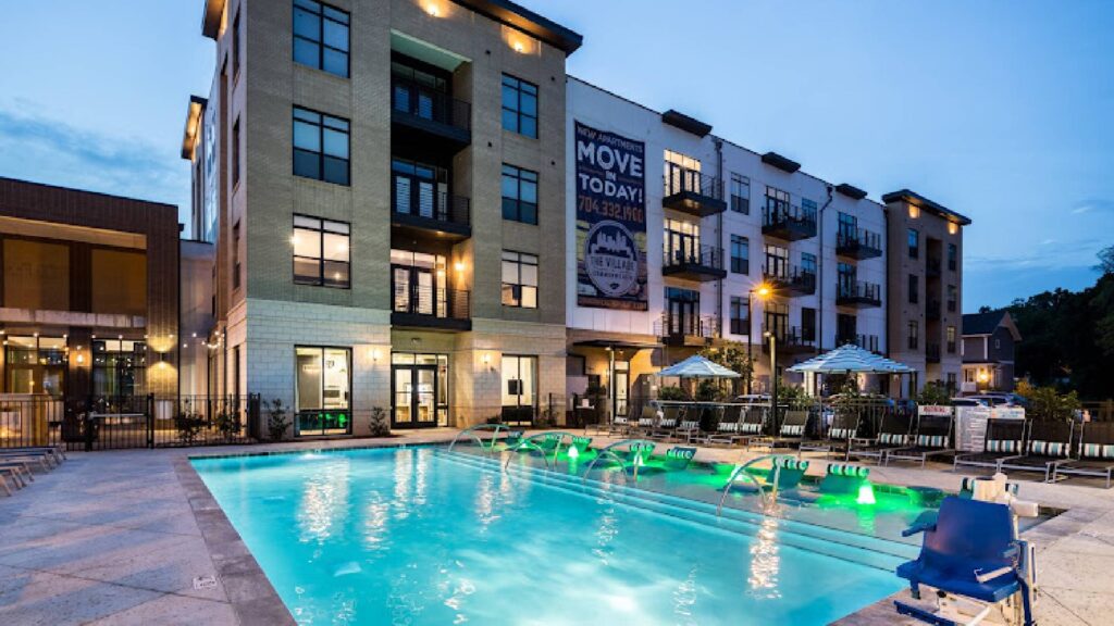 Apartments in Charlotte-Village at Commonwealth 