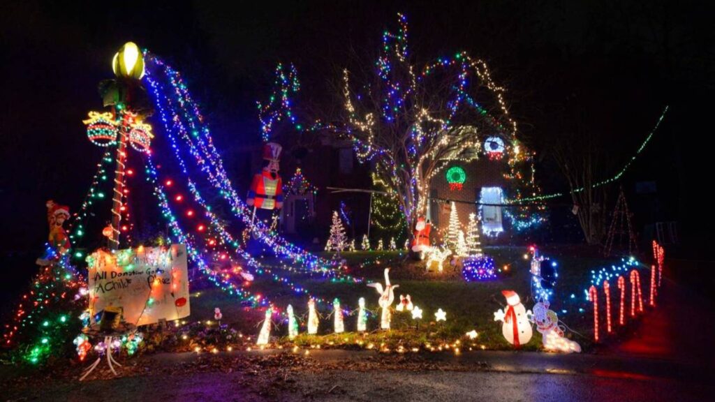 Holiday Light Displays in Charlotte-Hillside Avenue