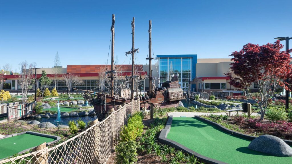 Must-Try Attractions at Frankie's Fun Park Charlotte-Mini Golf
