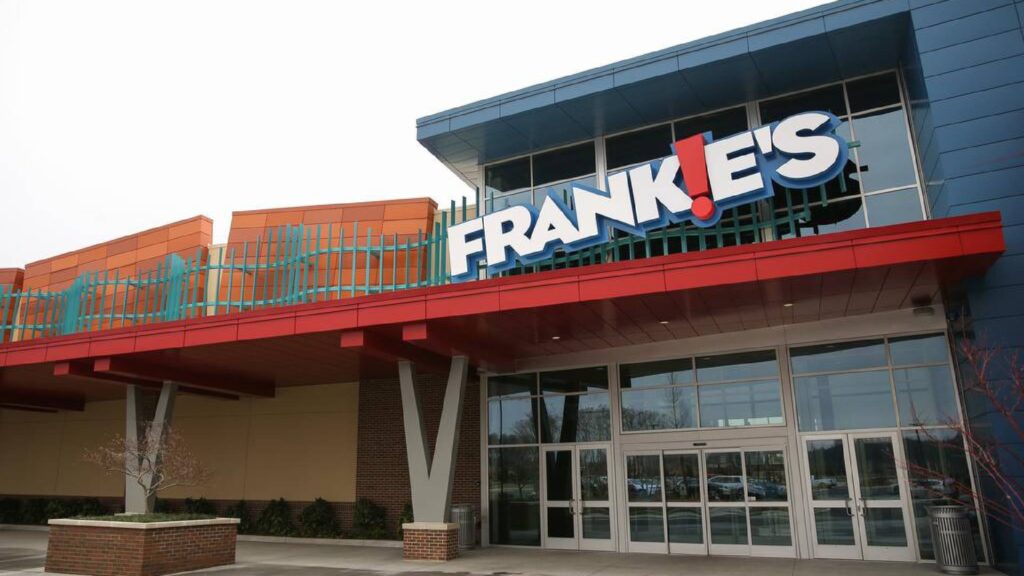 Must-Try Attractions at Frankie's Fun Park Charlotte-The Lounge
