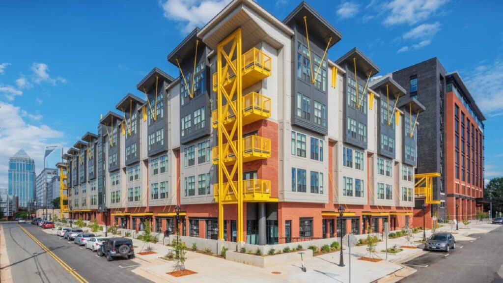 Apartments in South End, Charlotte-Centro RailYard
